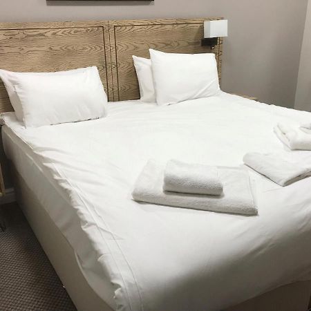 Markets Tavern Hotel Брекон Екстер'єр фото