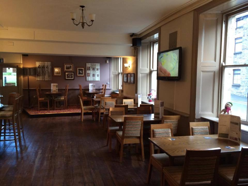 Markets Tavern Hotel Брекон Екстер'єр фото